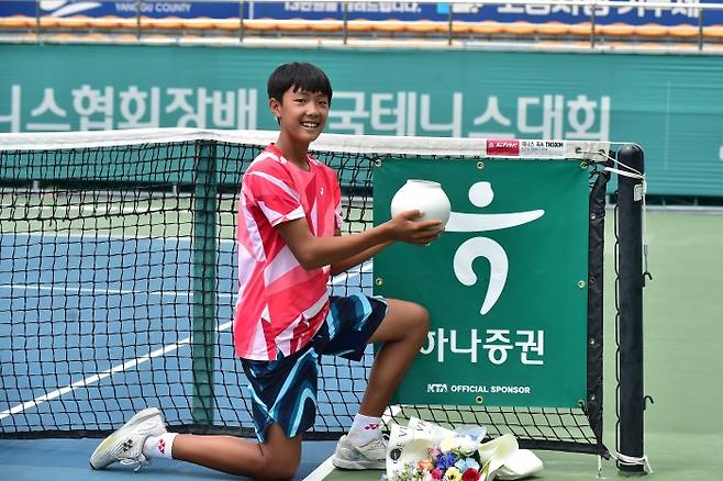 남자단식 12세부 우승의 권민찬(사진/황서진 기자)