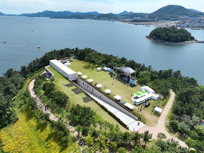 전남 여수시 웅천동 예술의 섬 '장도' 전경./여수시