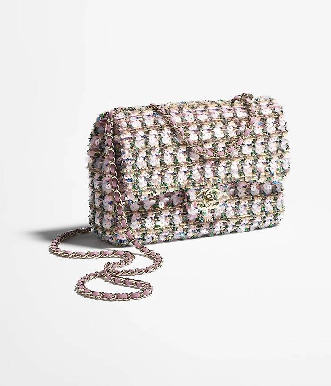 Internet_20250615_014211_5.webp.ren.jpg 반응 좋은 샤넬 신상 가방들.jpg