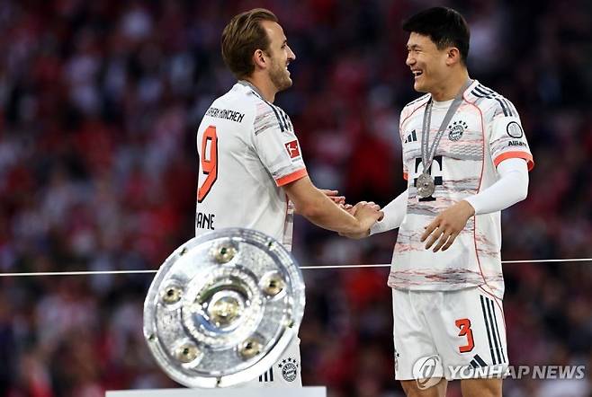 클럽월드컵에 출전하는 바이에른뮌헨의 해이케인(왼쪽)과 김민재. 연합뉴스