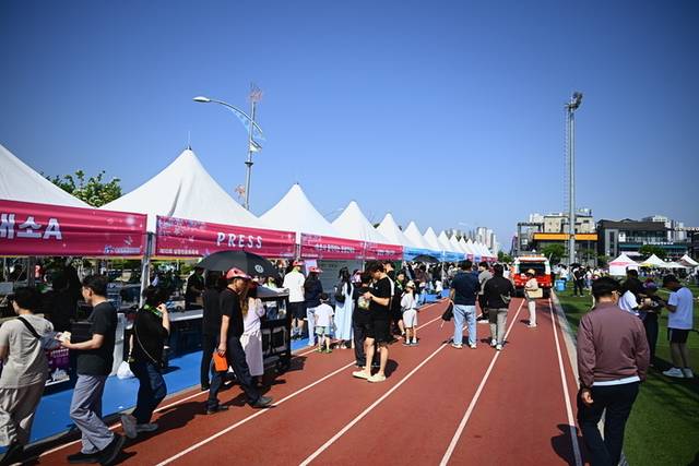 ▲ 제10회 실향민 문화축제가 13~15일 속초 엑스포 잔디광장 일원에서 시민과 관광객 등 7만2000여명이 참석한 가운데 열렸다.