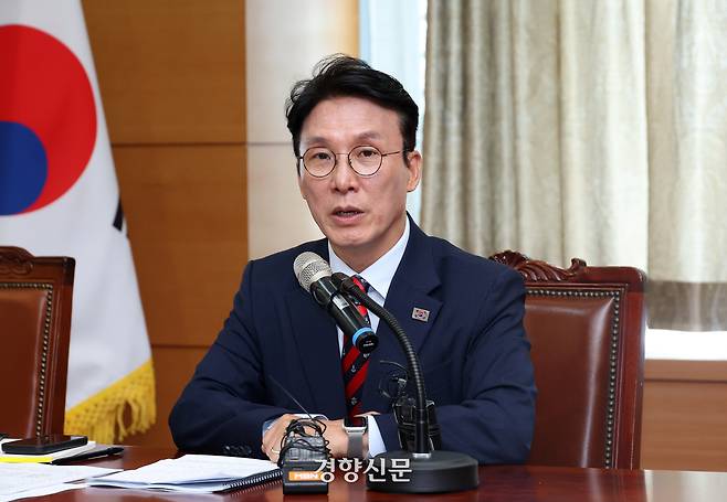 김민석 국무총리 후보자가 13일 서울 통의동 인사청문회 준비단 사무실에서 열린 밥상물가 안정을 위한 경청 간담회에서 발언하고 있다. 권도현 기자