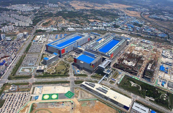 Samsung Electronics Pyeongtaek Campus in Pyeongtaek, Gyeonggi Province (Samsung Electronics)