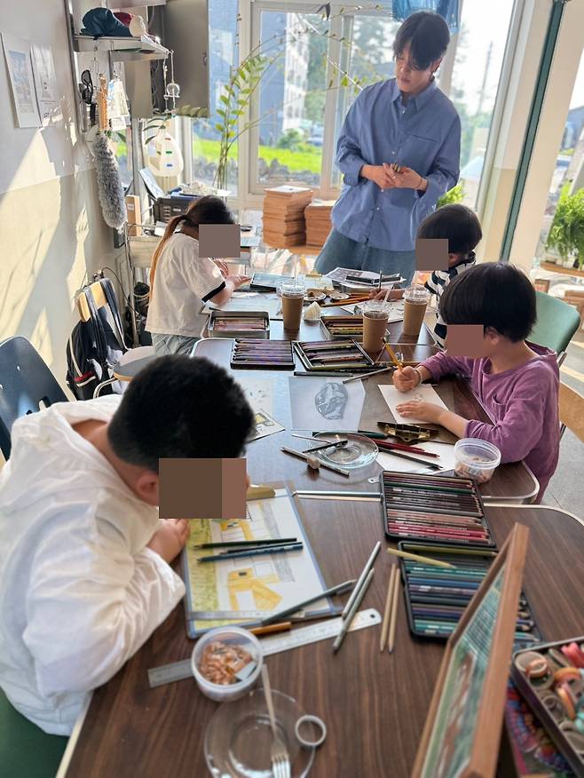 초록나무가 소아암 등 환아와 그 형제자매를 위해 무료로 개최한 수업의 모습. 초록나무 제공