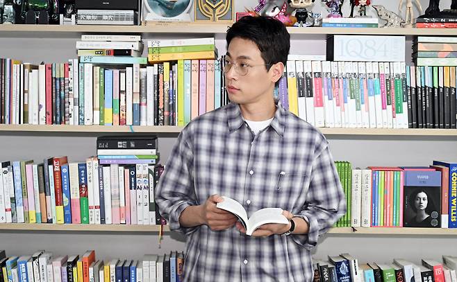 배우이자 출판사 ‘무제’ 대표인 박정민. 이한형 기자
