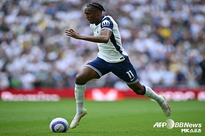 ‘스카이스포츠’에 따르면 프랭크 감독은 텔 완전 영입을 승인했다. 텔이 10대 선수로서 꽤 좋은 경기력을 보였다는 게 토트넘 내부 평가다. 해당 매체는 “토트넘 외에도 텔을 주시한 팀은 있었다”며 “맨체스터 유나이티드, 첼시, 애스턴 빌라가 1월부터 텔 영입을 추진했었다”고 전했다. 사진=AFPBBNews=News1