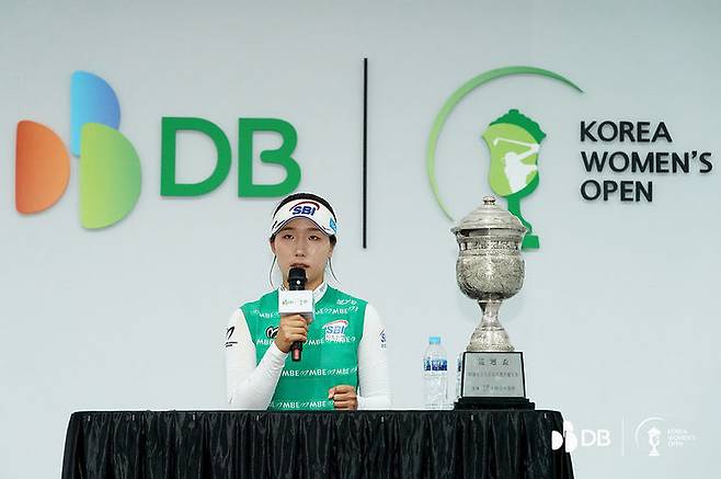[서울=뉴시스]이동은, 한국여자오픈 골프대회 우승. (사진=대회 조직위 제공)