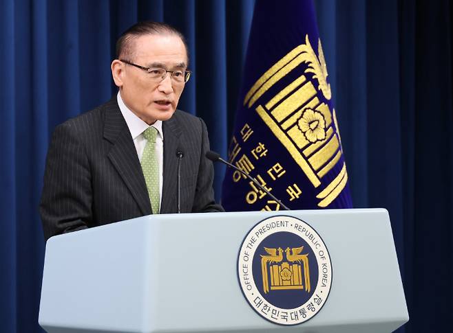 위성락 국가안보실장이 15일 서울 용산 대통령실에서 이재명 대통령 캐나다 G7 정상회의 참석 관련 설명을 하고 있다. 연합뉴스