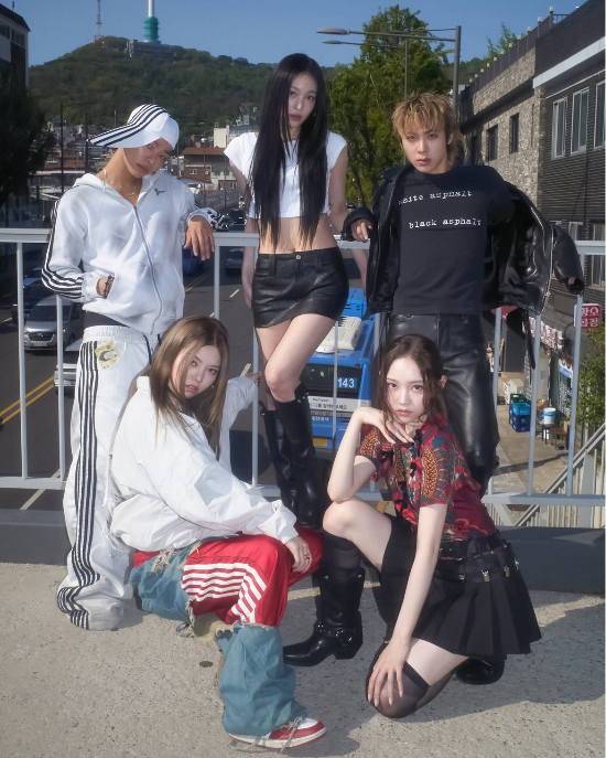 더블랙레이블 제공.