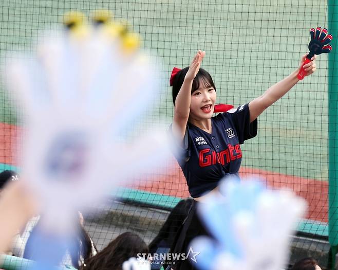 [포토]'공중부양' 최홍라