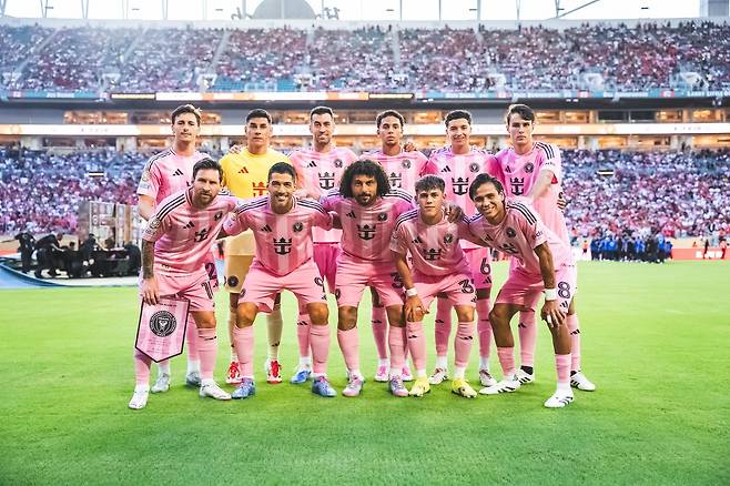 하비에르 마스체라노 감독이 이끄는 인터 마이애미가 15일(한국시간) 미국 플로리다주 마이애미에 있는 하드록 스타디움에서 열린 알아흘리(이집트)와의 2025 FIFA 클럽 월드컵 개막 전에서 득점 없이 0-0으로 비겼다.&nbsp;인터 마이애미