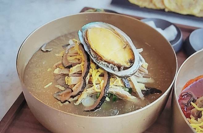 김영복 연구가가 재현한 진주 냉면. (사진= 김영복 연구가)