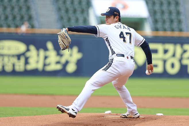 두산 곽빈이 15일 서울 잠실구장에서 열린 2025 KBO리그 정규시즌 키움전서 역투하고 있다. 사진 | 두산 베어스