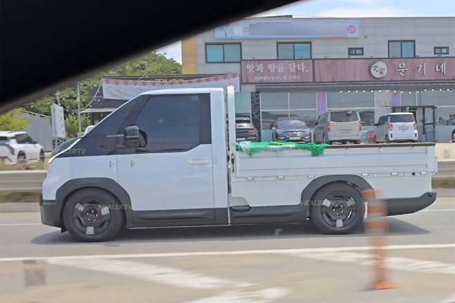 기아 'PV5 오픈베드' 테스트카 (출처 : 힐러TV)