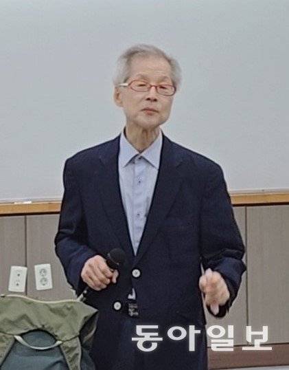 노부호 서강대 경영학과 명예교수가 14일 ‘제3의 경영: 개인의 몰입, 성장, 보람을 추구하는 새로운 경영 패러다임’에 대해 발표했다. 서강대 제공