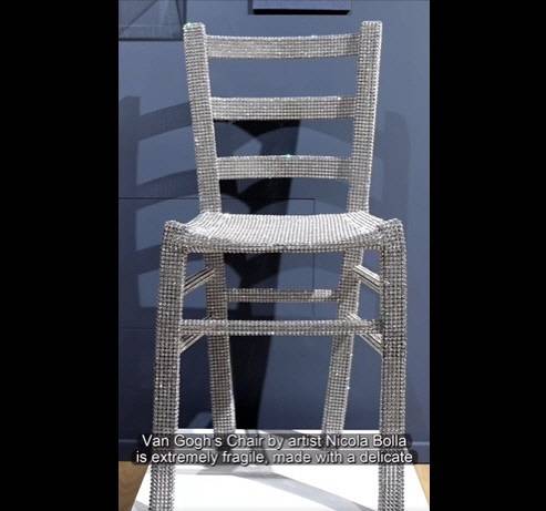베로나 팔라초 마페이의 '반 고흐 의자'. [팔라초 마페이 페이스북 캡처]