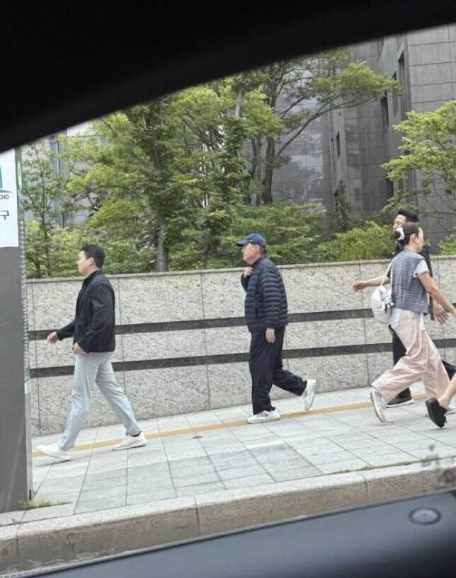 5월30일 온라인에 올라온 윤 전 대통령 목격 사진. 엑스 갈무리