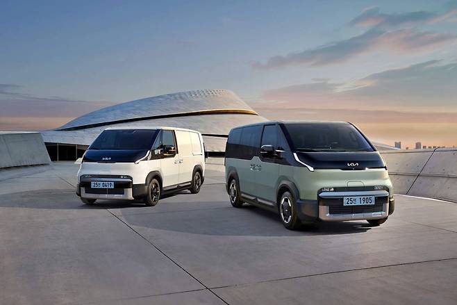 기아 PV5 카고와 패신저 외장(왼쪽부터) / 출처=기아