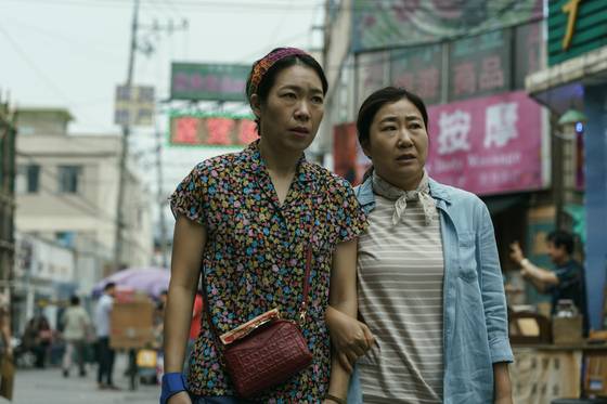 지난해 개봉한 영화 ‘시민덕희’. 박영주 감독의 첫 상업데뷔작이다. [사진 쇼박스]