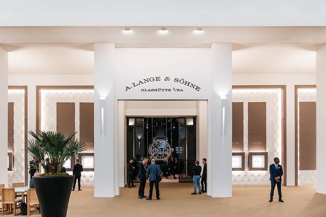 랑에 운트 죄네의 워치스 & 원더스 부스 전경. 사진 랑에 운트 죄네