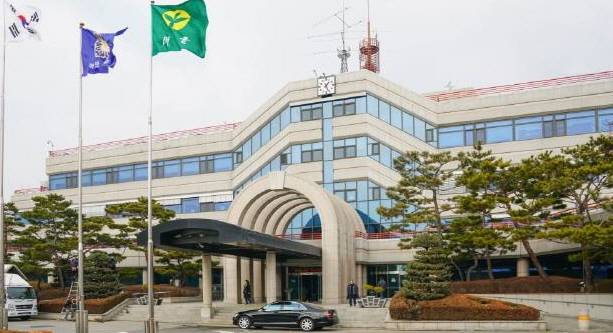 아산시가 충남 처음으로 시 조직에 기본사회팀을 만들었다.&nbsp;