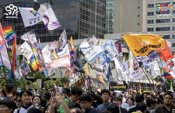 ▲ 지난 14일 서울 중구 을지로·종각 일대에서 제26회 서울퀴어퍼레이드가 열렸다. 사진 출처=서울퀴어문화축제조직위원회 인스타그램