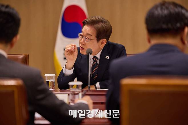 지난 9일 서울 용산 대통령실에서 열린 2차 비상경제점검태스크포스(TF) 회의에 발언하고 있는 이재명 대통령 <매경DB=대통령실 제공>