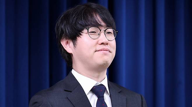 15일 서울 용산구 대통령실 청사에서 열린 인선 관련 브리핑에서 AI 미래기획수석에 임명된 하정우 네이버AI혁신센터장이 참석하고 있다./사진=뉴스1