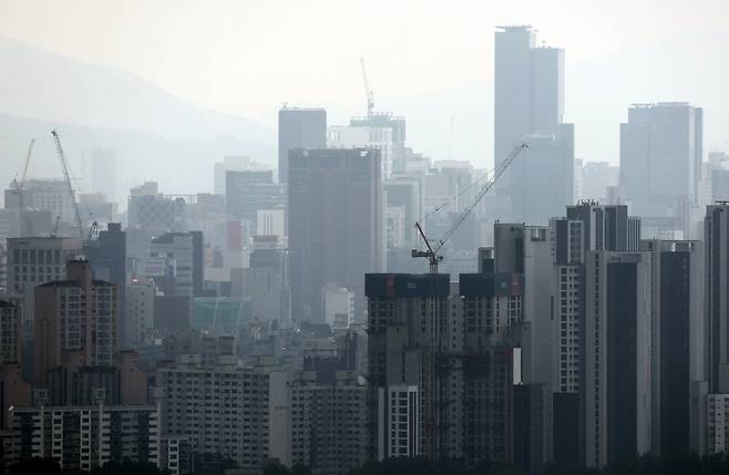16일 남산에서 본 서울 시내 모습. [연합]