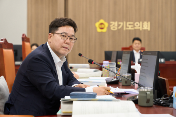 김성수 의원. 6월 13일 제384회 경기도의회 정례회 제1차 교육기획위원회 결산 심사 . 예산 집행 저조 등 지적, 도교육청의 책임 있는 대처 촉구.  (사진=경기도의회)