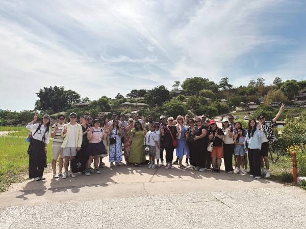 방문위는 외래객 활성화를 위해 지역의 특색 있는 관광자원을 소개하는 '지방관광 특화상품' 19개를 출시했다. 사진은 경주 양동마을&nbsp;/한국방문의해위원회