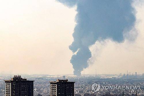 이란 수도 테헤란 부근의 정유시설 피격 [AFP 연합뉴스 자료사진. 재판매 및 DB 금지]
