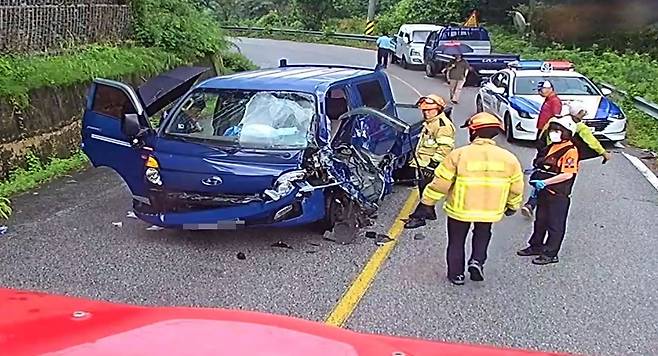 사고가 난 트럭 [전북자치도소방본부 제공. 재판매 및 DB 금지]