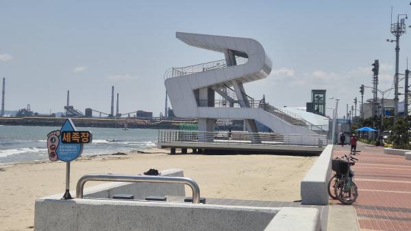 송도해수욕장 워터폴리와 맨발걷기 세족장