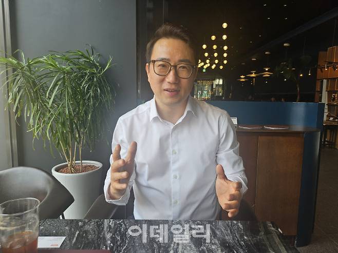 김기원 데이터노우즈 대표가 지난달 말 이데일리와의 인터뷰를 진행 중인 모습.