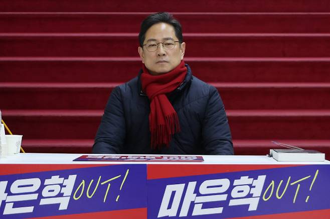 국민의힘 박수영 의원이 3일 서울 여의도 국회 로텐더홀에서 마은혁 헌법재판관 임명에 반대하는 단식농성을 하고 있다. (사진 = 연합뉴스)