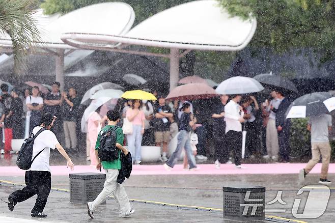 비오는 거리 (자료사진)/뉴스1