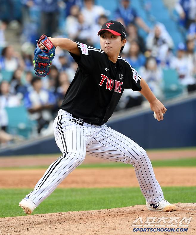 11일 대구 라이온즈파크에서 열린 삼성 라이온즈와 LG 트윈스의 경기. LG 최채흥이 역투하고 있다. 대구=박재만 기자 pjm@sportschosun.com/2025.05.11/