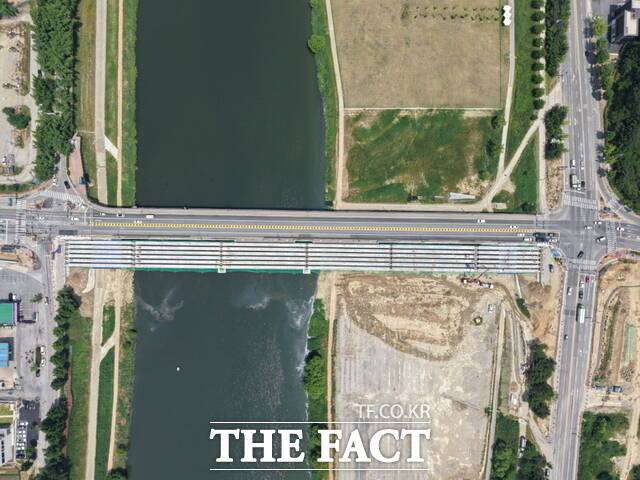 당진천안고속도로 인주~염치 구간 충무교 건설현장./아산시