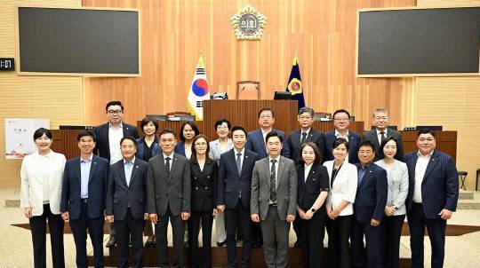 제4대 세종시의회 의원들 모습. 세종시의회 제공