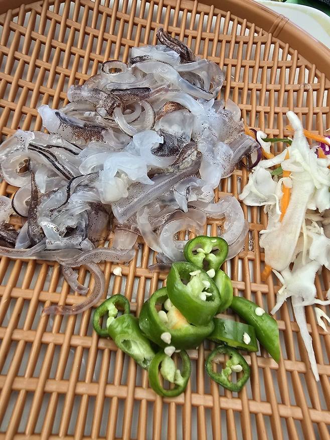 20250617_180358.jpg 속초왔어요 물회랑 오징어 먹어요