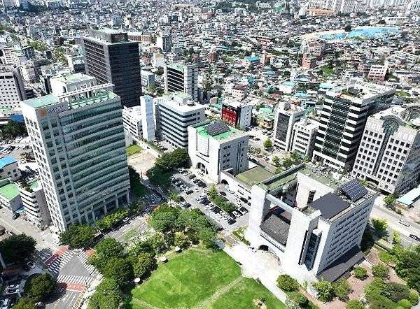 전북 전주시청 인근 도심 전경.