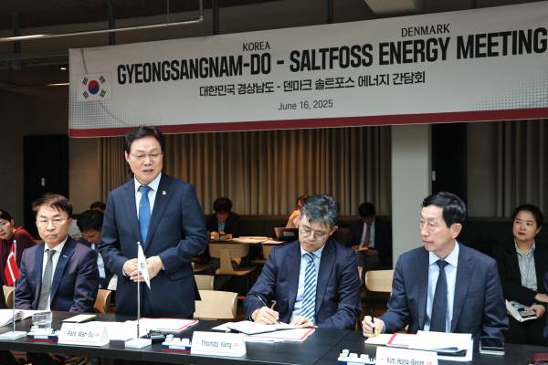 덴마크 솔트포그사를 방문한 박완수 지사 등 경남대표단. 경남도 제공