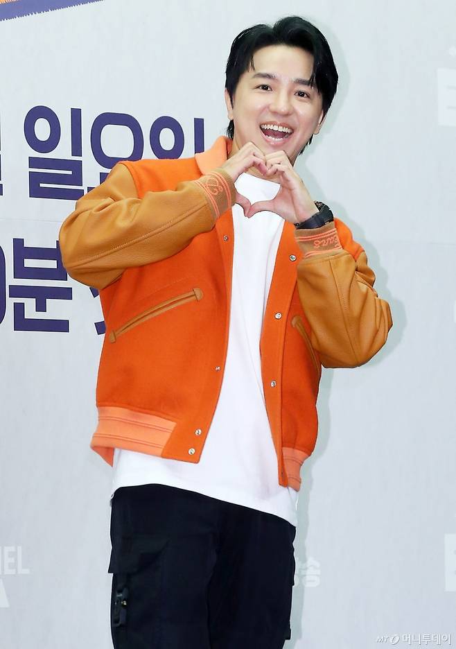 영어 강사 조정식이 현직 교사에게 수천만원을 지급해 학원용 모의고사 문제를 사들였다는 의혹을 받는 가운데 논란의 여파로 tvN '어쩌다 어른' 출연이 무산됐다. /사진=김창현