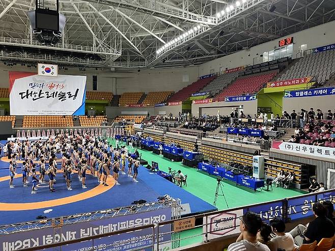 [상주=뉴시스] 전국 레슬링대회. (사진=상주시 제공) 2025.06.17 photo@newsis.com *재판매 및 DB 금지