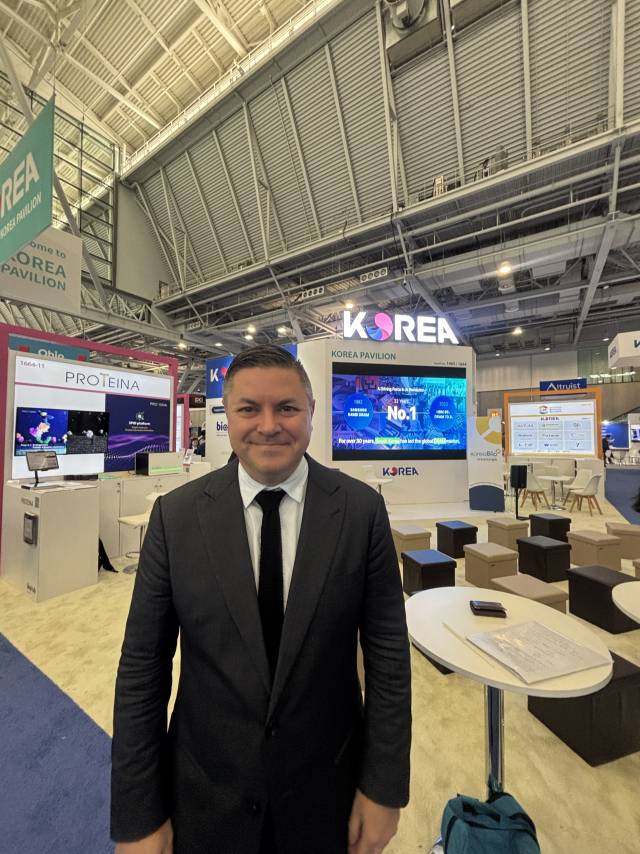 브래드 론커 바이오테크TV대표가 16일(현지시간) 바이오USA에서 서울경제신문과 인터뷰를 하고 있다. 이정민 기자