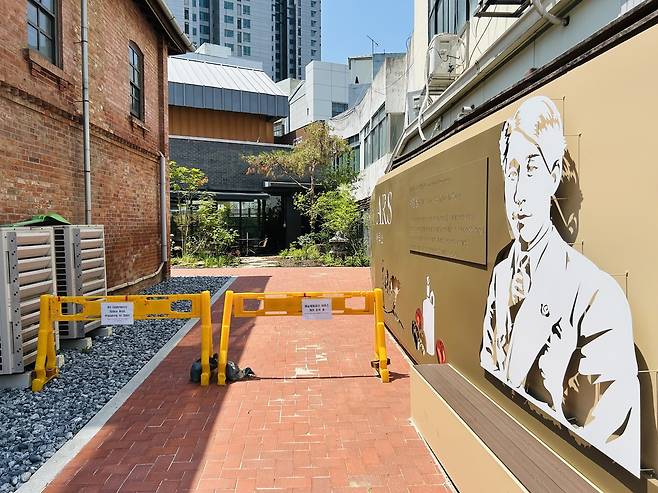 18일 대구 중구 예술체험공간 아루스의 입구가 막혀 있다. /황인무기자