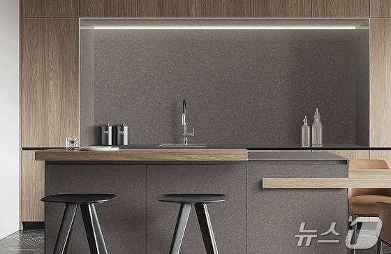 롯데케미칼의 래디언스가 적용된 싱크대(롯데케미칼 제공)