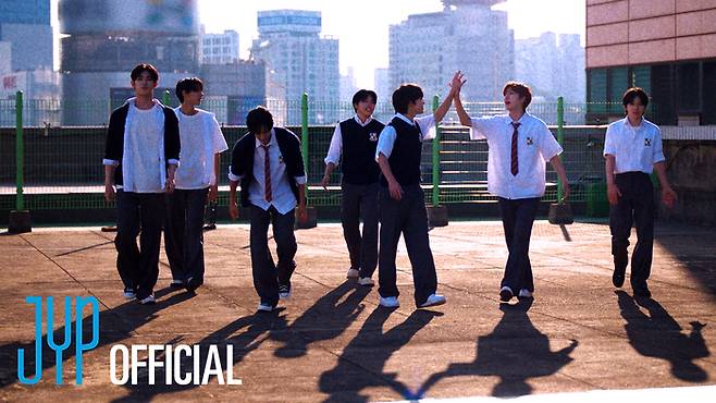 킥플립. 사진 | JYP엔터테인먼트