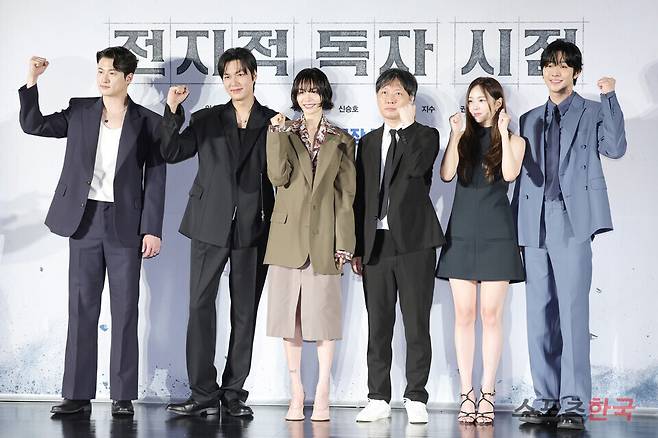 영화 '전지적 독자 시점' 제작보고회에 참석한 배우 신승호, 이민호, 나나, 김병우 감독, 채수빈, 안효섭.&nbsp; 25.6.17 ⓒ이혜영 기자 lhy@hankooki.com